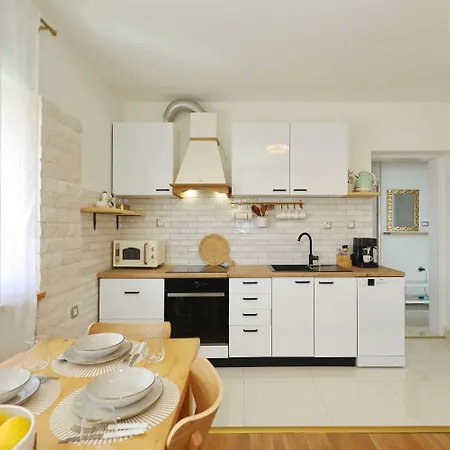 Nauta Veritas Apartment *